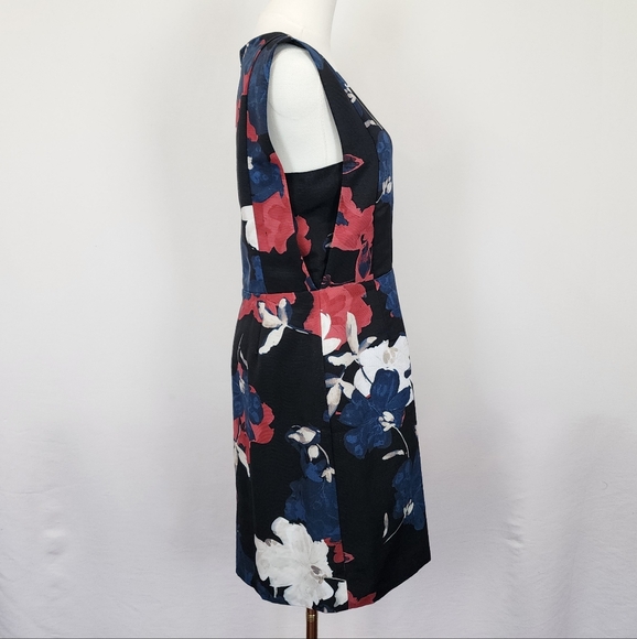 Cynthia Steffe V-Neck Floral Dress Size 8 - Picture 4 of 14